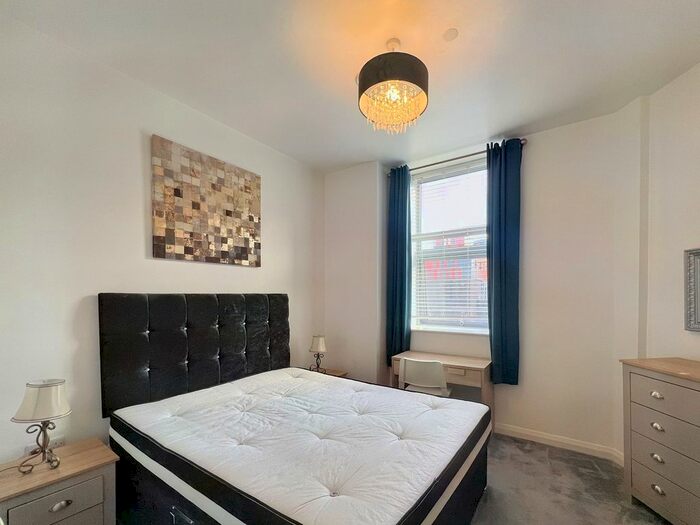 2 Bedroom Flat To Rent In Corporation Street, The Co-Operative, CV1