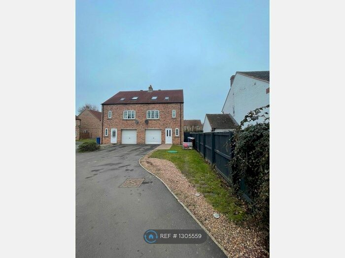 3 Bedroom Semi-Detached House To Rent In Park Avenue, Barlow, Selby YO8