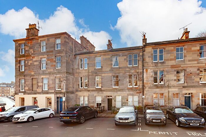 2 Bedroom Flat For Sale In / Saxe Coburg Terrace, Stockbridge, Edinburgh, EH3