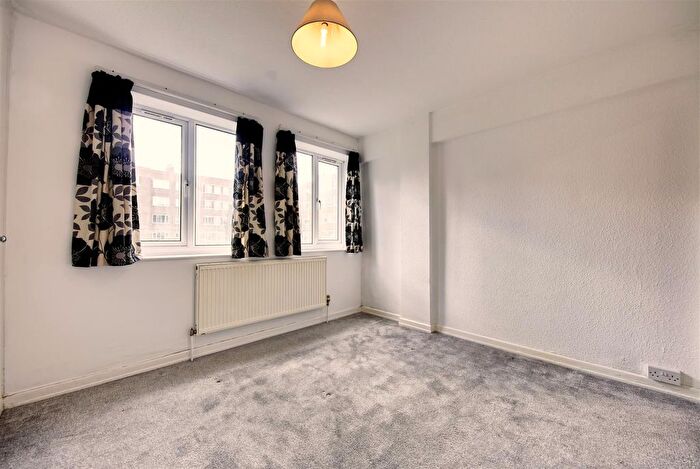 1 Bedroom Flat To Rent In Coleman Court, Kimber Road, London, SW18