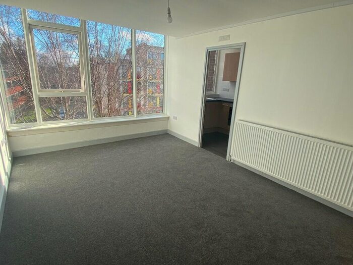 1 Bedroom Flat To Rent In Quorn House, Browns Green, Birmingham, B20