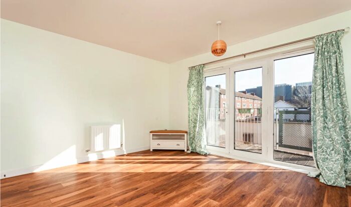 1 Bedroom Flat To Rent In Park Hill, Carshalton, SM5