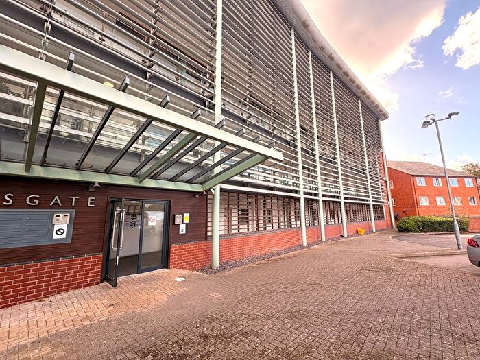 3 Bedroom Flat To Rent In Bishopsgate House, Aldbourne Road, Coventry, CV1