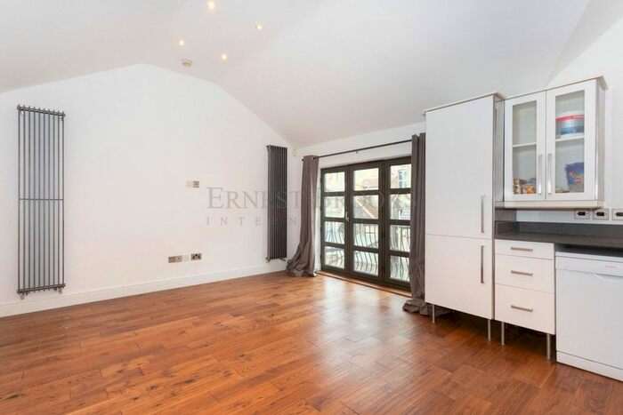 1 Bedroom Detached House To Rent In Canal Walk, Meadowcourt Road, Blackheath, SE3