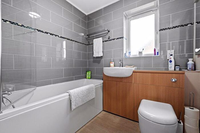 3 Bedroom Terraced House For Sale In Westmacott Road, Weymouth, DT3