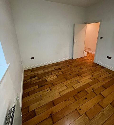 1 Bedroom Flat For Sale In Mill House, Windmill Place, Southall, UB2