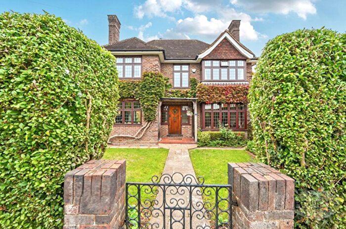 5 Bedroom Detached House For Sale In Stoughton Road, Guildford, Surrey, GU2