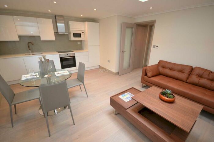 1 Bedroom Flat To Rent In High Street, Reading, Berkshire, RG1