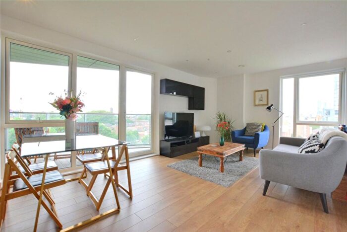 2 Bedroom Apartment To Rent In Bowspirit Apartments, Creekside, SE8