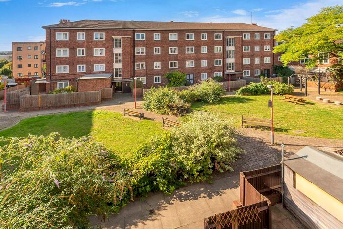 1 Bedroom Flat For Sale In Halton Road, Highbury And Islington, London, N1