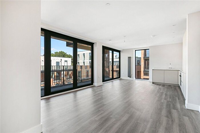 1 Bedroom Flat For Sale In Brush House, Old Electricity Works, Campfield Road, St. Albans, AL1