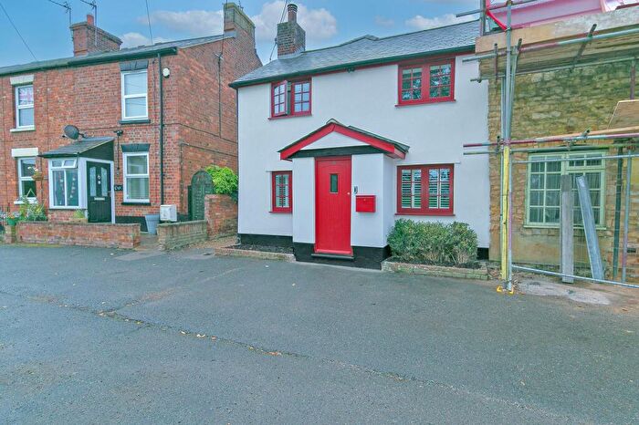 3 Bedroom Terraced House For Sale In Patricks Lane, Deanshanger, MK19