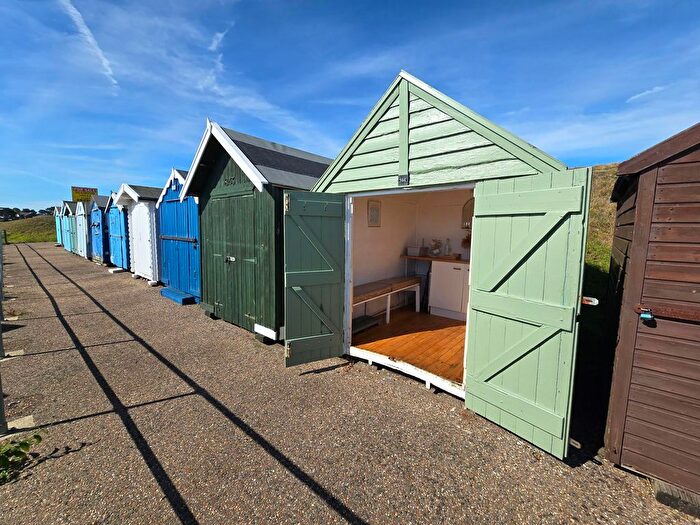 Chalet For Sale In Adjacent Cliff Road, Felixstowe, IP11