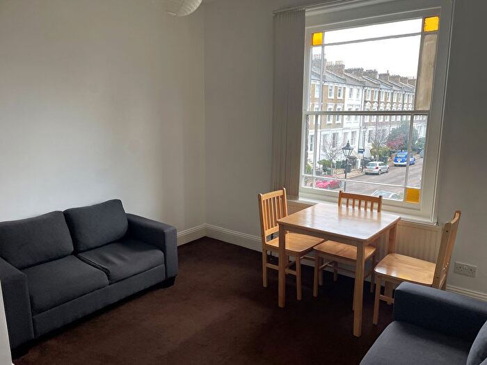 2 Bedroom Flat To Rent In Stockwell Road, Stockwell London, SW9