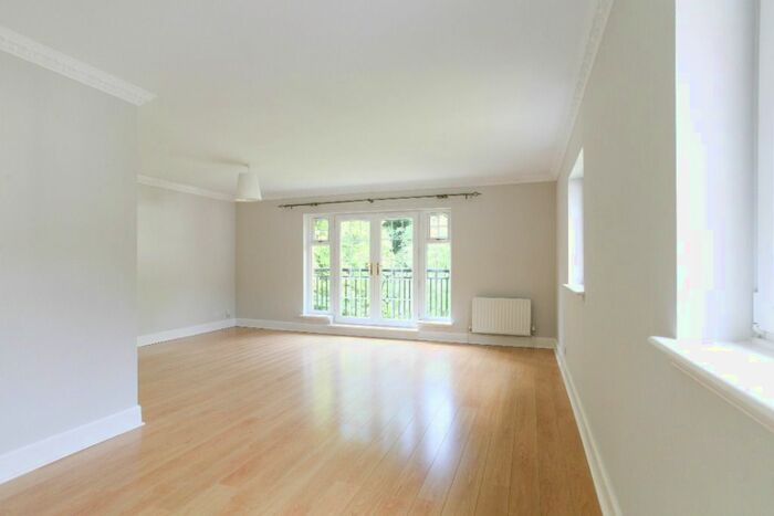 2 Bedroom Flat To Rent In Syme Crescent, Greenbank, Edinburgh, EH10