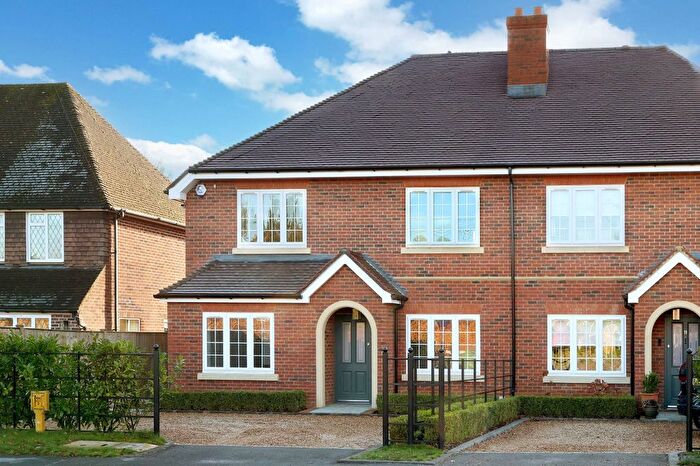 5 Bedroom Semi-Detached House For Sale In Woodlands Drive, Beaconsfield, Buckinghamshire, HP9