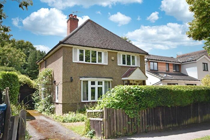 4 Bedroom Detached House For Sale In Ringley Avenue, Horley, Surrey, RH6