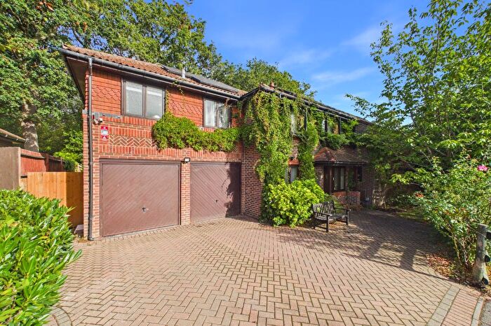 5 Bedroom Detached House For Sale In Tarragon Close, Bracknell, Berkshire, RG12