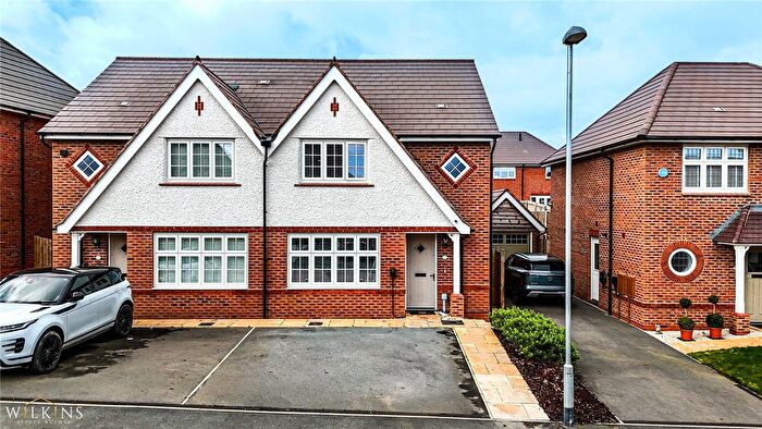 3 Bedroom Semi Detached House For Sale In Silverdale Grove, Amington, Tamworth, Staffordshire, B77