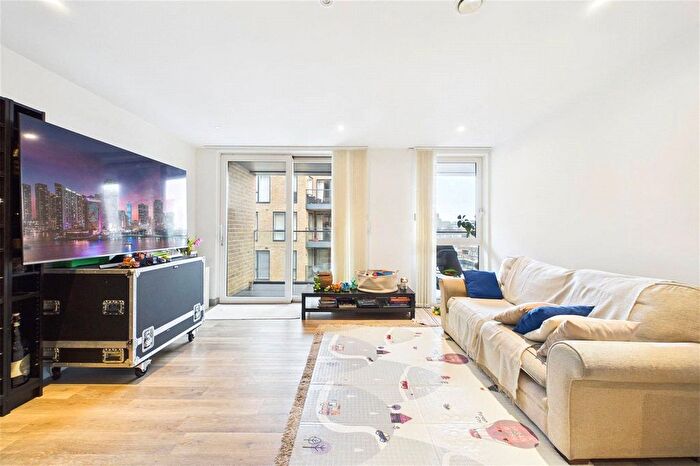 2 Bedroom Flat For Sale In Taper Building, Weston Street, London, SE1