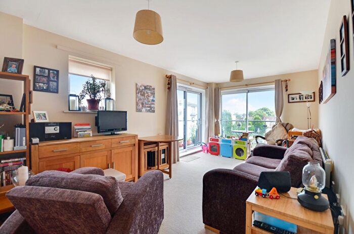 1 Bedroom Flat For Sale In Oakwood Close, London, SE13