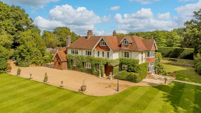 5 Bedroom Detached House For Sale In Hayes Lane, Slinfold, RH13