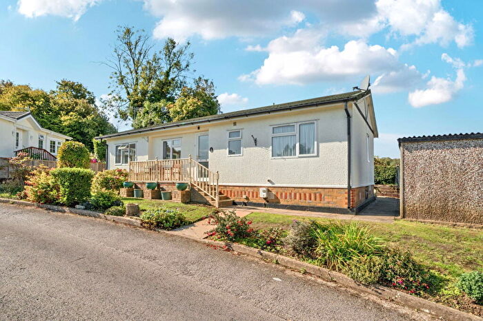 2 Bedroom Park Home For Sale In Limit Home Park, Northchurch, Berkhamstead, Hertfordshire, HP4