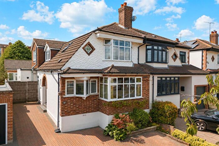 4 Bedroom Semi-Detached House For Sale In Dukes Avenue, Theydon Bois, CM16