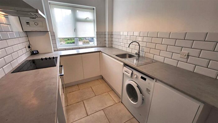 1 Bedroom Apartment To Rent In Harris Close, Enfield, EN2