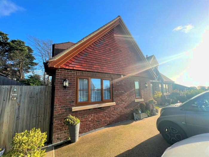 1 Bedroom Detached House To Rent In Foxley Drive, Bexhill-On-Sea, TN39