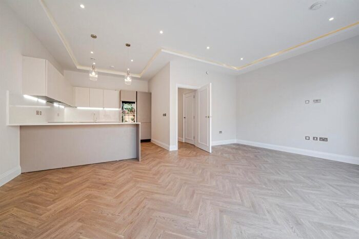 3 Bedroom Terraced House For Sale In Burlington Place, East Barnet Village, London, EN4