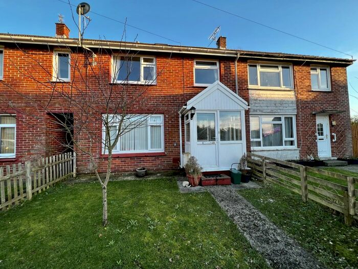 3 Bedroom Property To Rent In Maple Crescent, Carmarthen, SA31