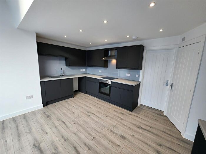 3 Bedroom Semi-Detached House To Rent In Manchester Road, Westhoughton, Bolton, BL5