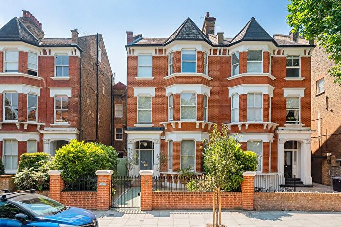 6 Bedroom Semi-Detached House To Rent In St. Quintin Avenue, North Kensington, W10