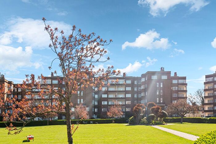 3 Bedroom Flat To Rent In Chiswick Village, Chiswick Village, W4