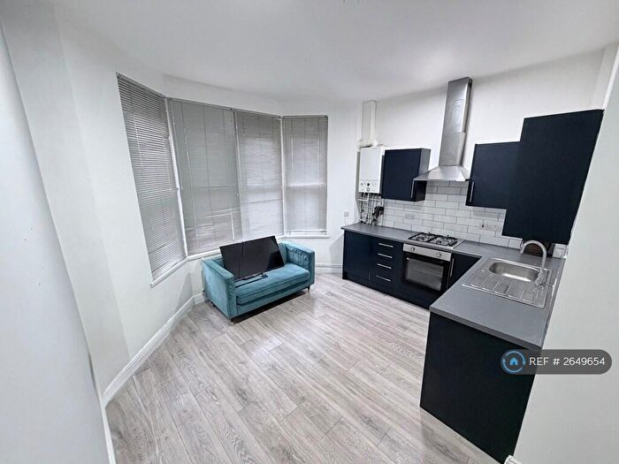 1 Bedroom Flat To Rent In Whitchurch Rd, Cardiff, CF14