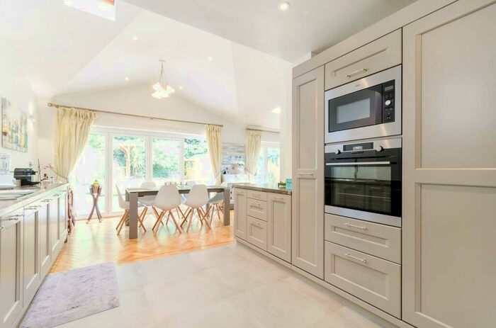 5 Bedroom Detached House To Rent In Riverside Close, Kingston, Kingston Upon Thames, KT1