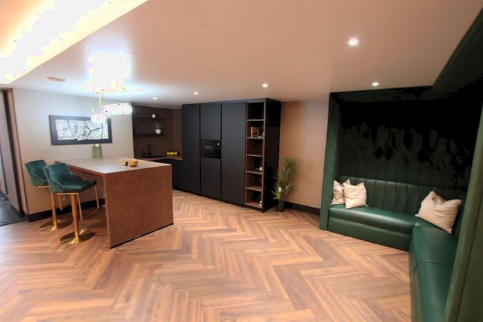 4 Bedroom Property To Rent In Warburton Close, Hale Barns, Altrincham, WA15
