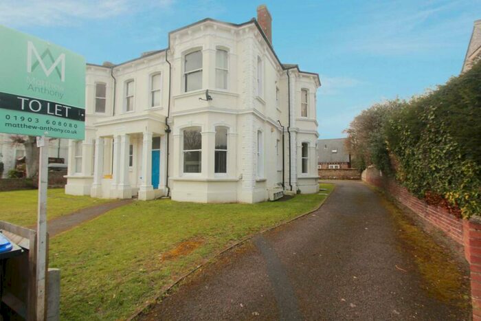 1 Bedroom Flat To Rent In St. Andrews Court, - Victoria Road, BN11