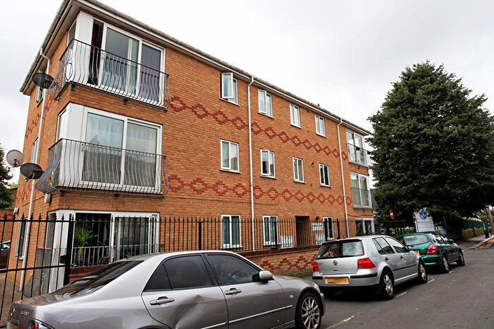 1 Bedroom Apartment To Rent In Park Road, Leyton, E10