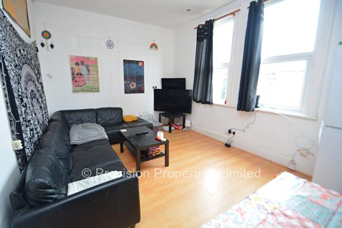 5 Bedroom Detached House To Rent In Regent Terrace, Hyde Park, Leeds, LS6