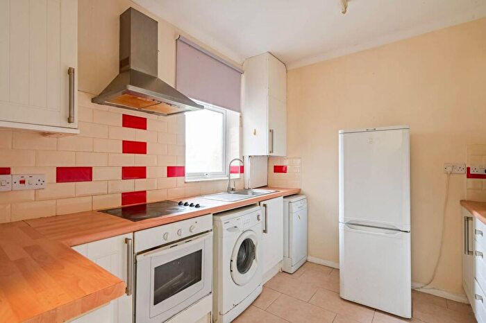 3 Bedroom Bungalow For Sale In Colton Gardens, Tottenham, London, N17