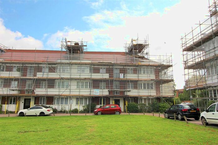 2 Bedroom Flat To Rent In Deacons Hill Road, Elstree, Borehamwood, WD6