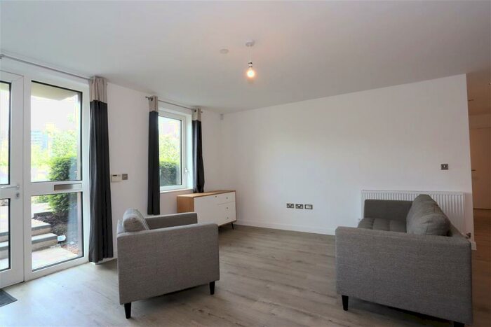 3 Bedroom Flat To Rent In Middlewood Locks, Salford, M5