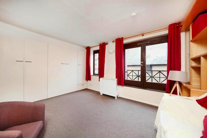 Studio To Rent In Discovery Walk, Wapping, London, E1W