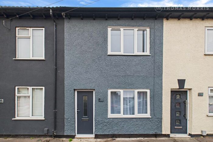 2 Bedroom Terraced House For Sale In Hitchin Street, Biggleswade, Bedfordshire, SG18