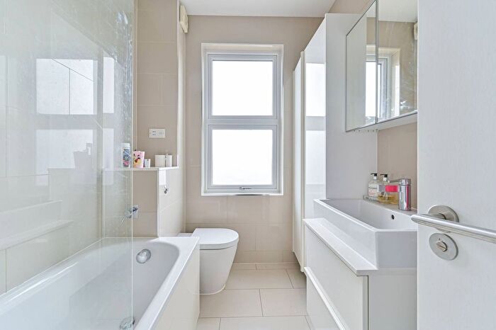 4 Bedroom Property For Sale In Girton Road, Sydenham, London, SE26