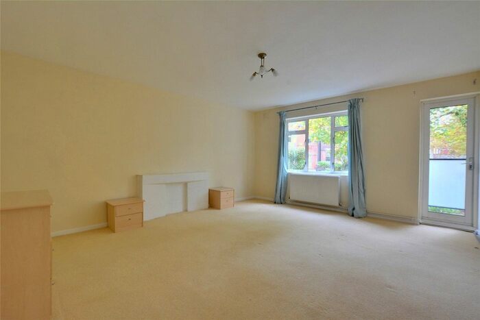 2 Bedroom Flat To Rent In Riverview Heights, Eglinton Hill, Shooters Hill, London, SE18