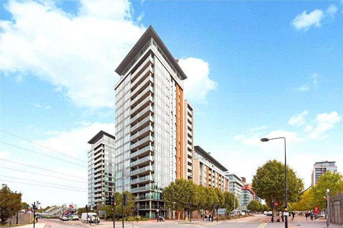 2 Bedroom Apartment To Rent In Alaska Building, Western Gateway, Royal Victoria Docks, London, E16