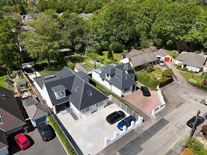 4 Bedroom Detached House For Sale In Skipton Close, Broadstone, BH18